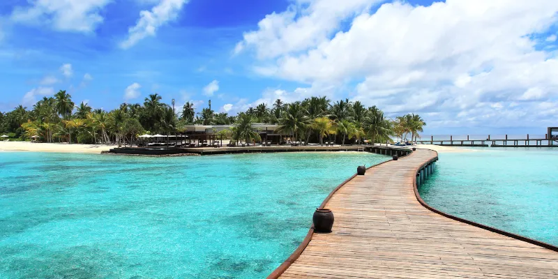 Insule Paradisiace: Top 10 Destinații pentru O Vacanță de Vis la Plajă